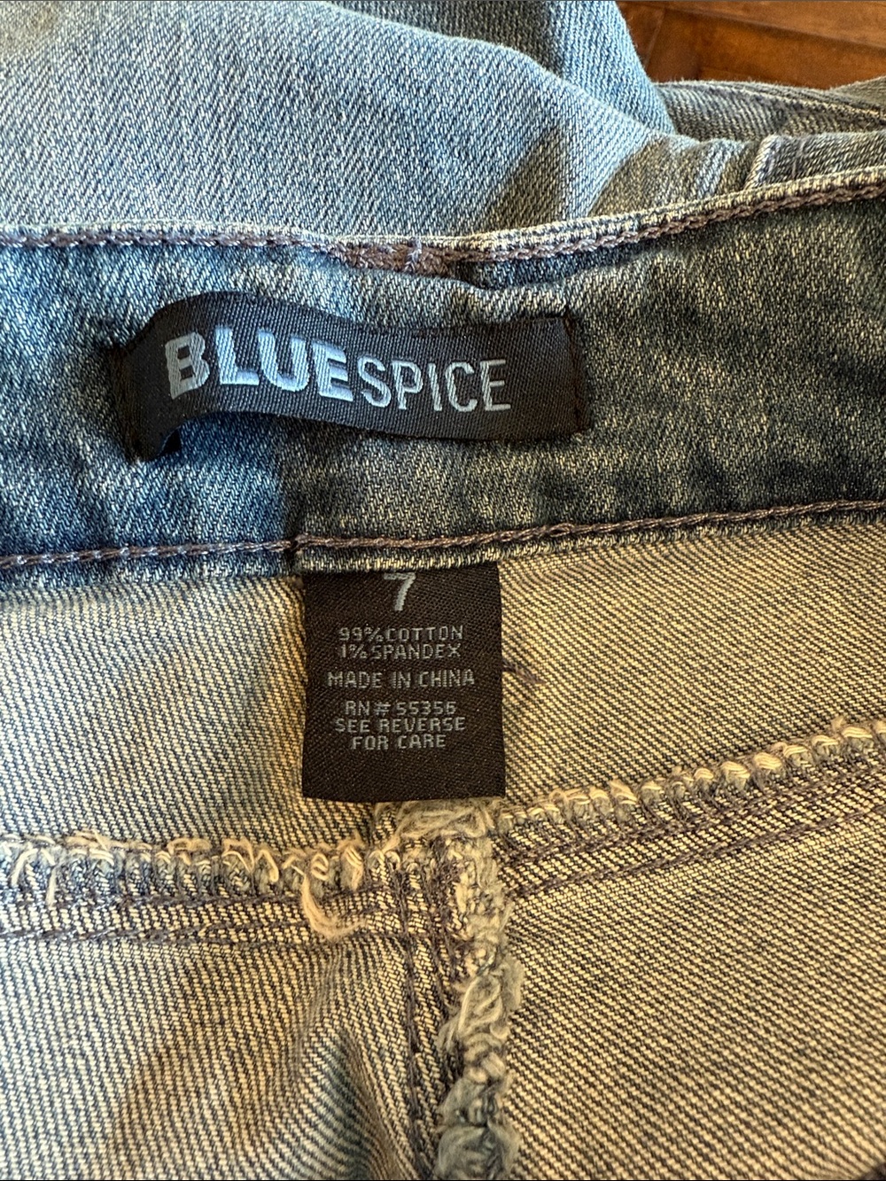 High Rise Distressed Jeans - Picture 8 of 8